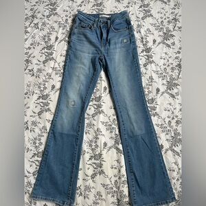 Levi’s 725 High Rise Bootcut Jeans
